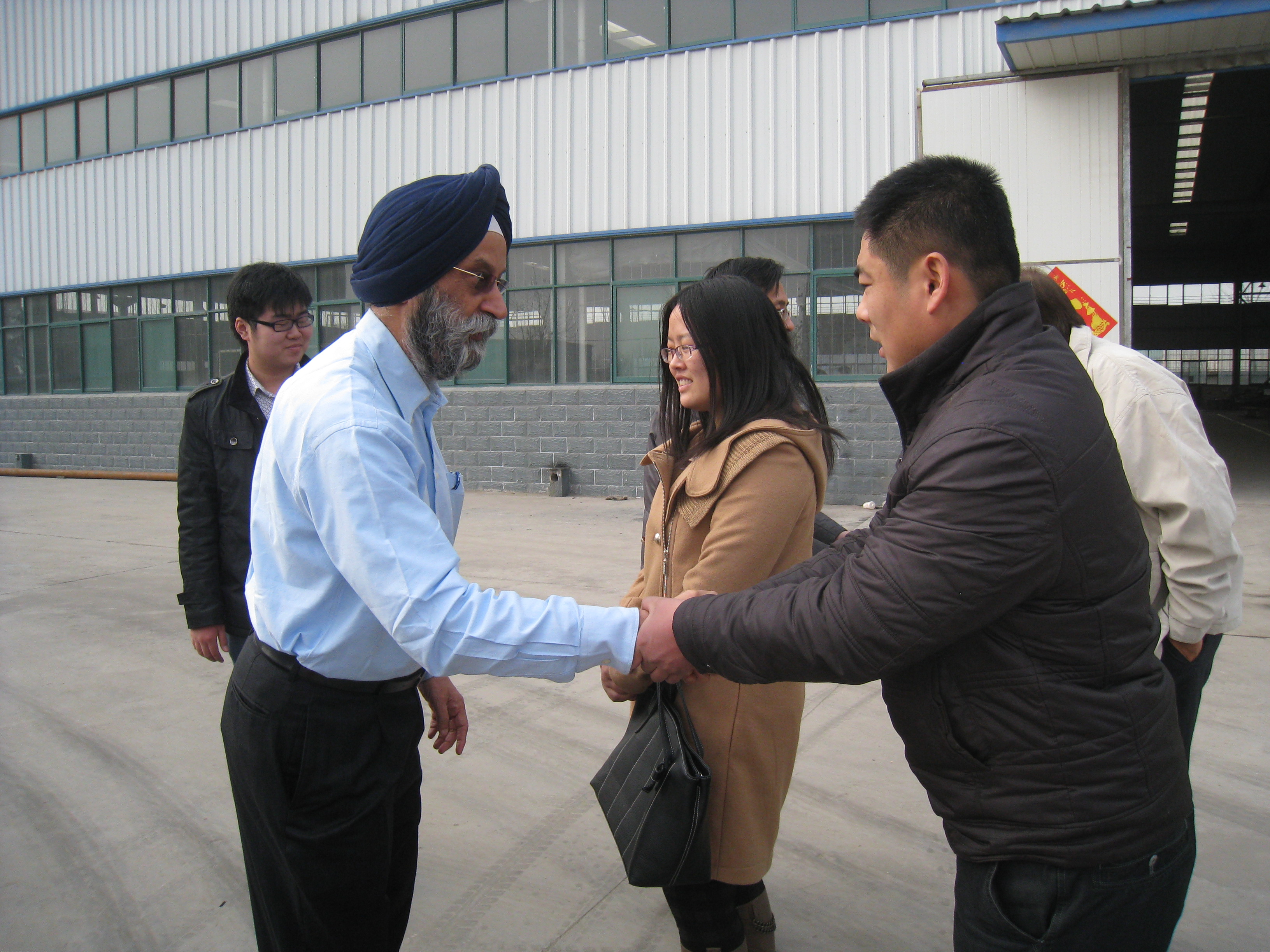 印度客戶來訪，并訂購FYL-850座駕壓路機