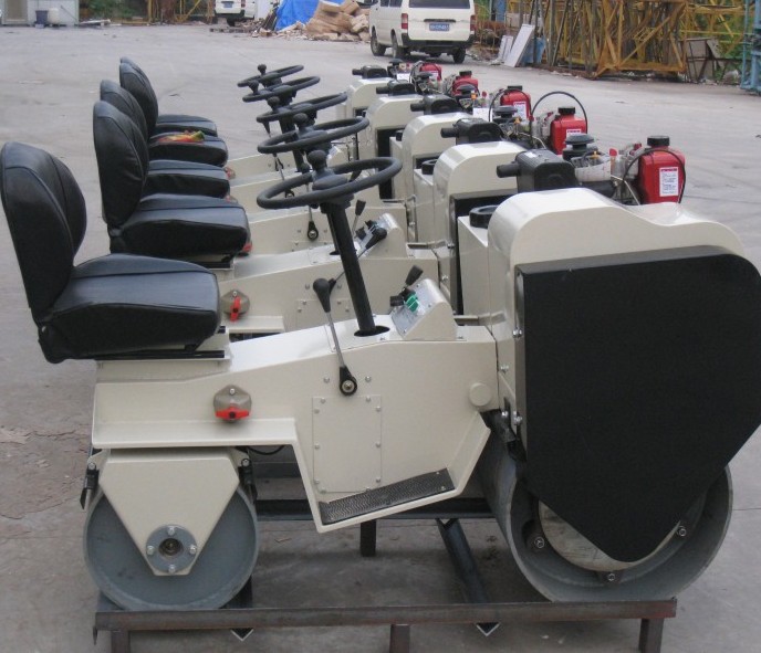 印度客戶來訪，并訂購FYL-850座駕壓路機