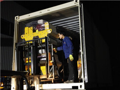 加班發(fā)貨，20臺壓路機出口阿聯(lián)酋