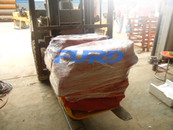 福瑞得機(jī)械座駕壓路機(jī)，平板夯成功裝車及時(shí)發(fā)貨